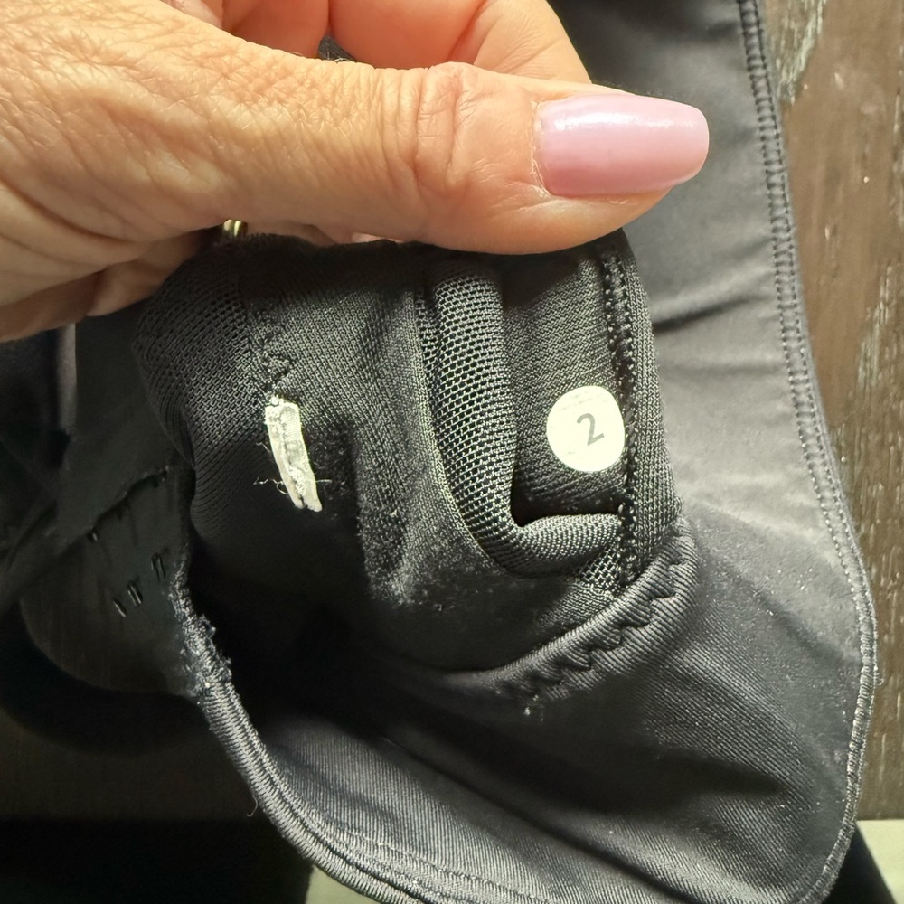 Lululemon Run Times High Support Black Sports Bra - size 2 - Picture 3 of 3